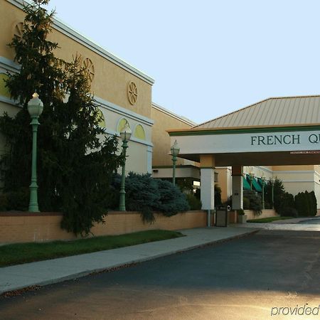 Holiday Inn Perrysburg French Quarter Kültér fotó